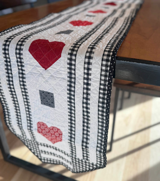 Myrtle Table Runner - Free Quilting Pattern PDF Download