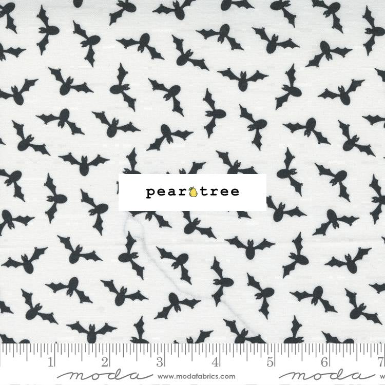 White Ghost - Bats | Too Cute To Spook | 22423-14